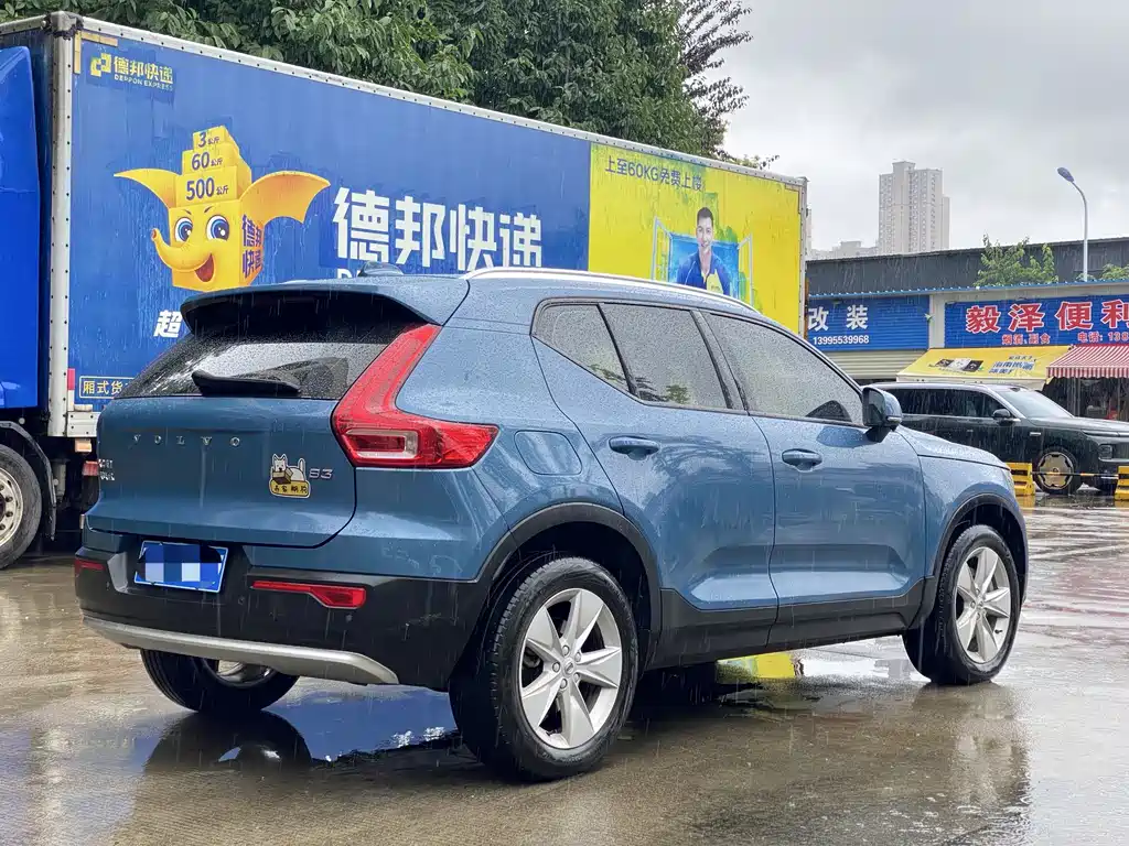 Volvo XC40 沃尔沃XC40 2023款 B3 智行时尚版
