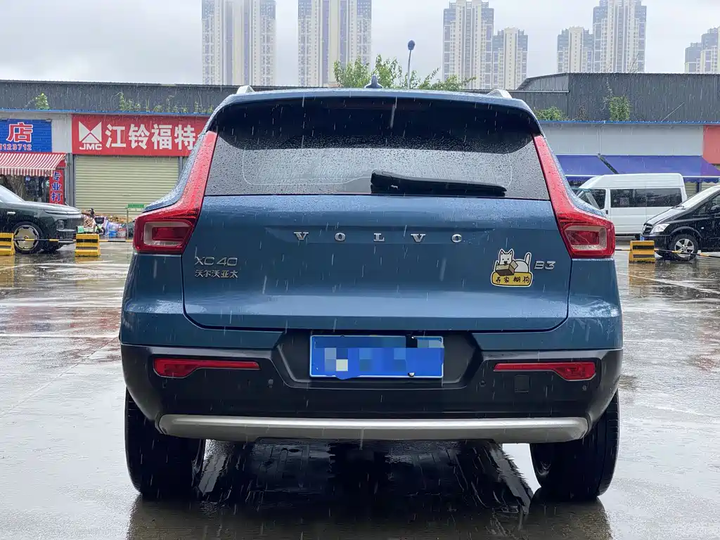 Volvo XC40 沃尔沃XC40 2023款 B3 智行时尚版