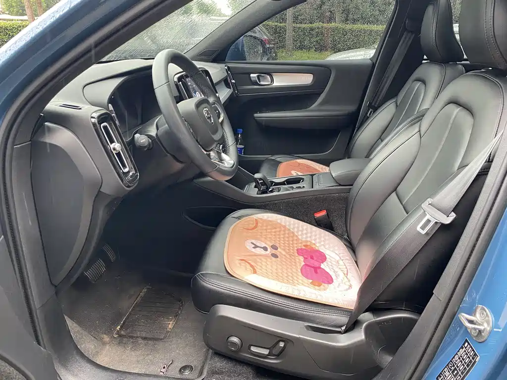Volvo XC40 沃尔沃XC40 2023款 B3 智行时尚版
