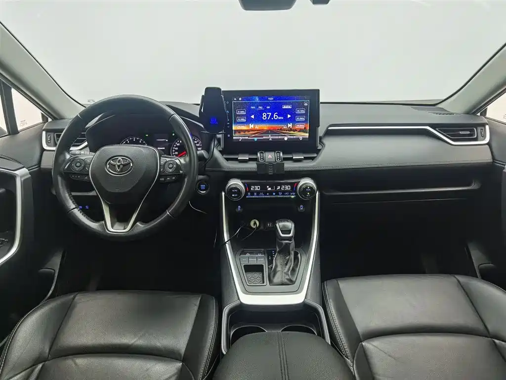 Wildlander 2.0 L CVT 2 WD Luxury PLUS