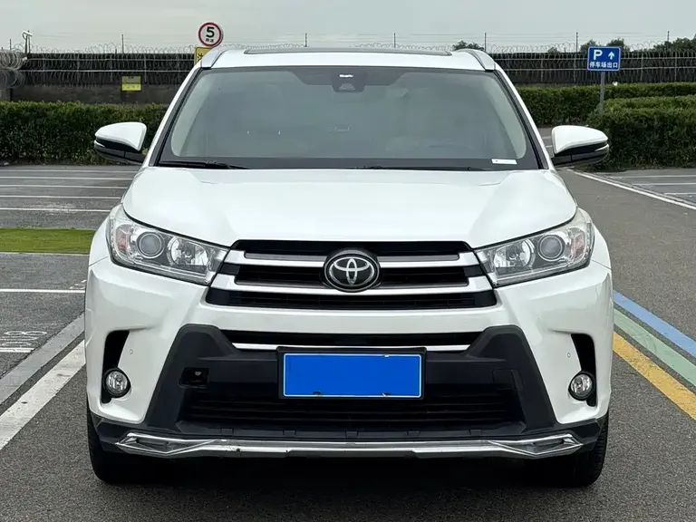 Toyota Highlander 2.0 T 4 WD Luxury 7-seat CN-V
