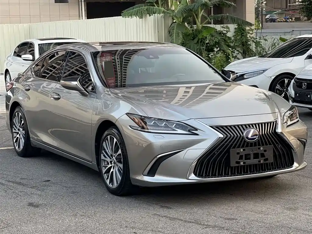 Lexus ES 300 h Premium CN-V