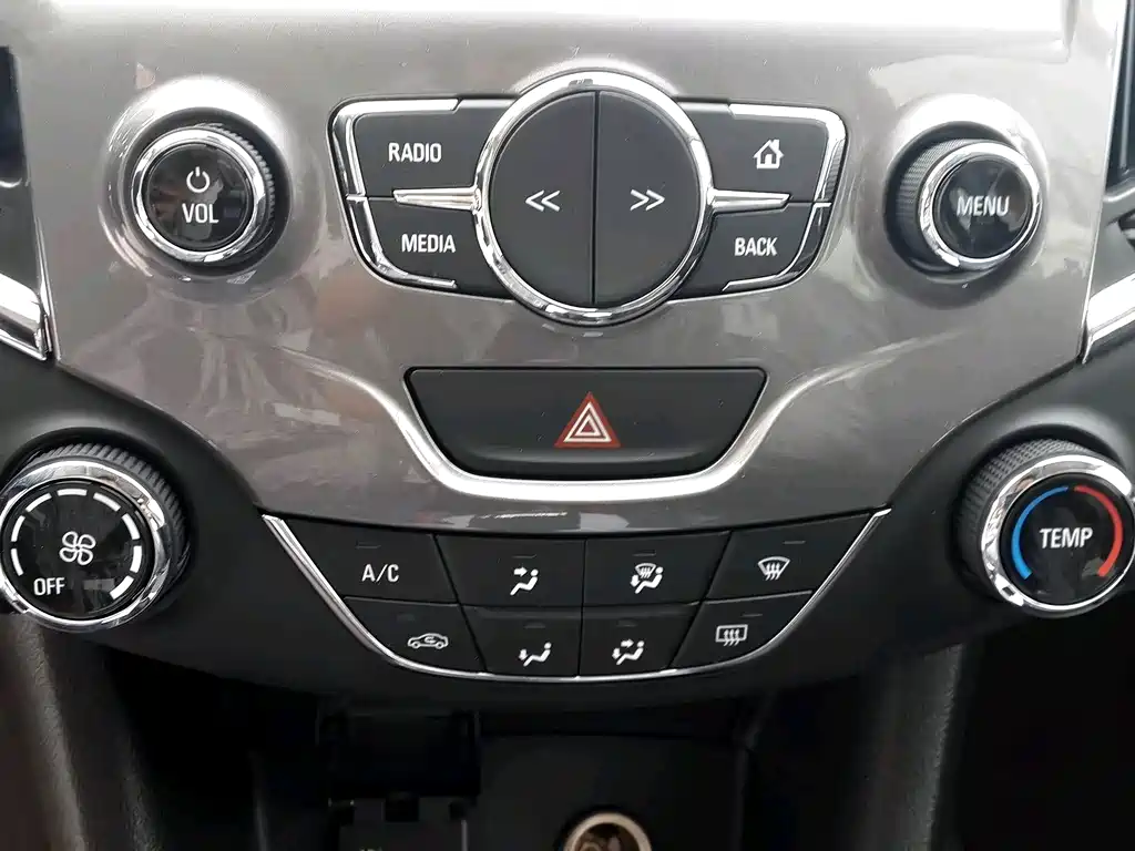 Cruze 科鲁兹 2015款 1.5 L 手动精英版