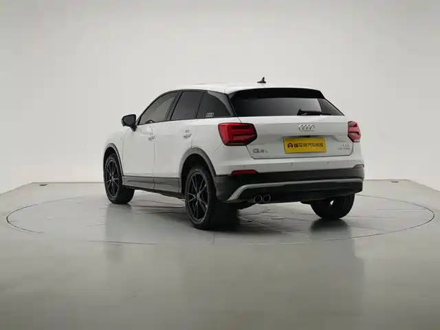 Audi Q2 L 35 TFSI Progressive Dynamic