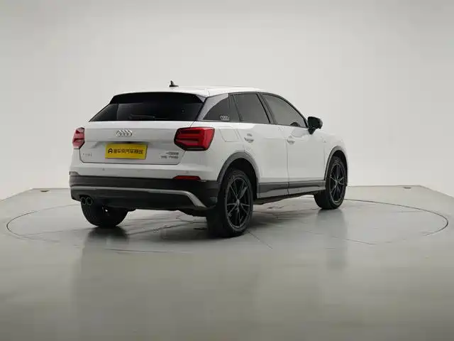 Audi Q2 L 35 TFSI Progressive Dynamic