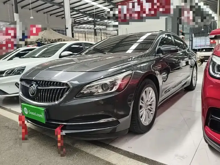 Buick LaCrosse 20 T Leading