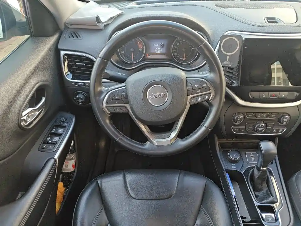 Cherokee 自由光 2019款 2.0 T 四驱探享版 国V