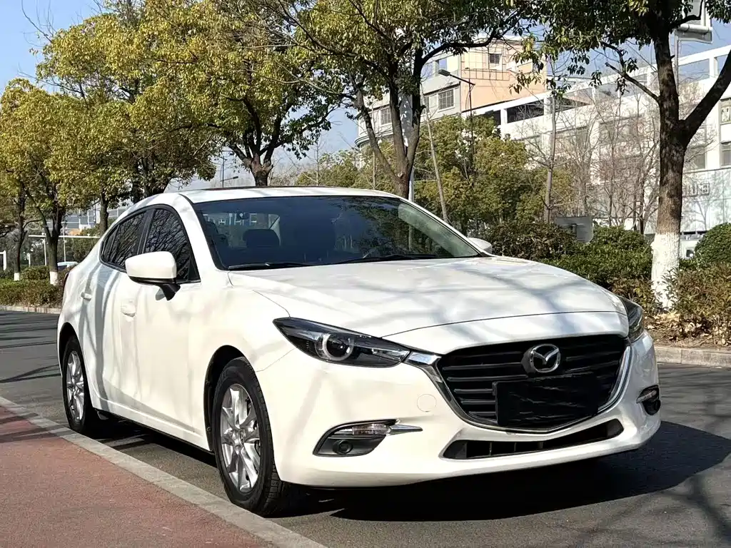 Mazda 3 Axela Sedan 1.5 L Auto Luxury CN-V