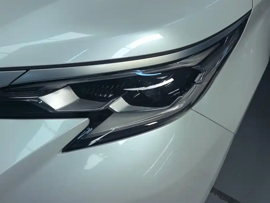 Sienna 2.5 L Hybrid Luxury