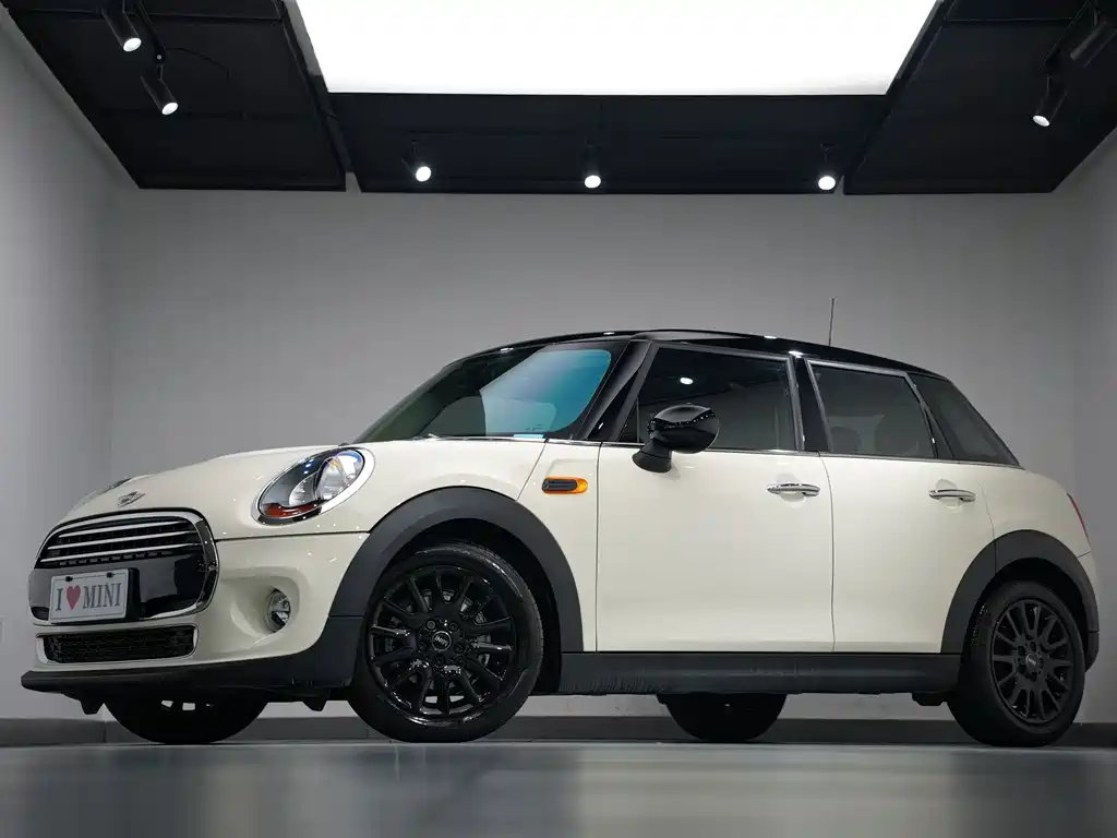 MINI 1.5 T COOPER 5-door
