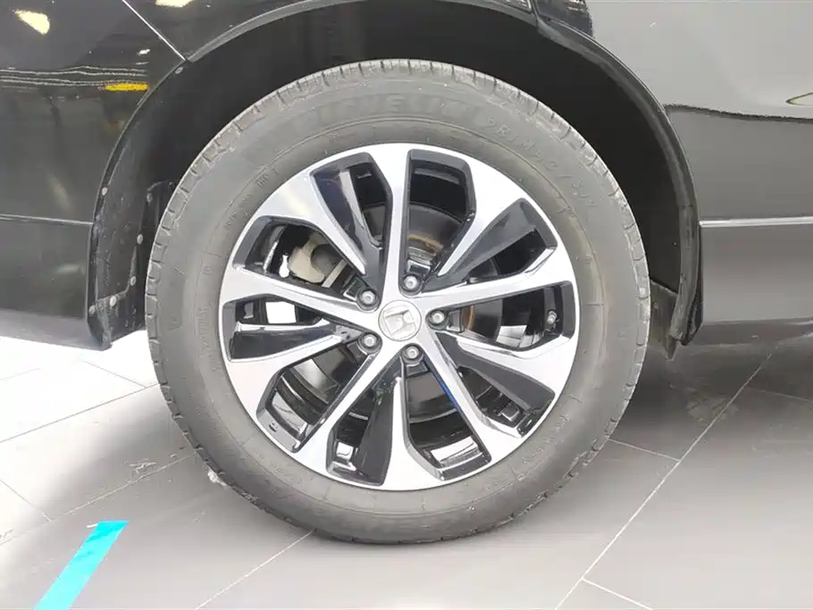 Avancier 240 TURBO 2 WD Luxury