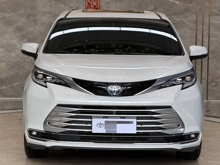 Toyota Sienna 2.5 L Hybrid Platinum