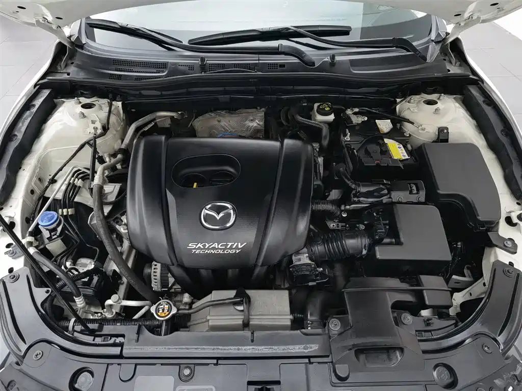 Mazda 3 Axela Sedan 1.5 L Auto Luxury CN-V