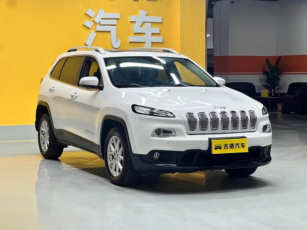 Cherokee 2.0 L Superior