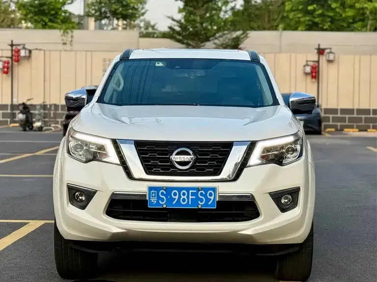 Nissan Terra 途达 2018款 2.5 L 自动四驱旗舰版