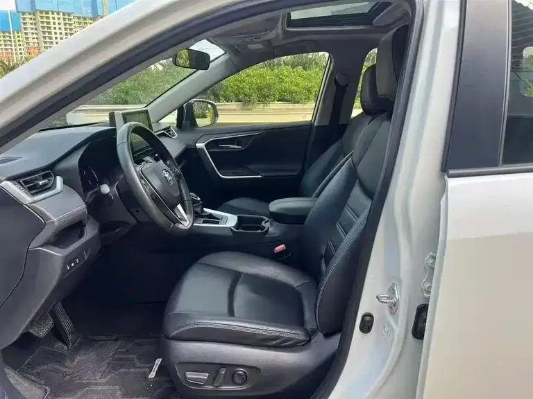 Toyota RAV4 2.0 L CVT 2 WD Style PLUS