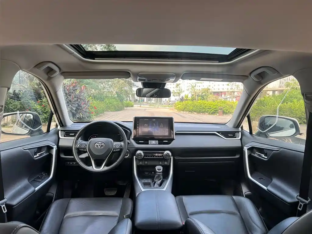 RAV4 2.0 L CVT 2 WD Style PLUS