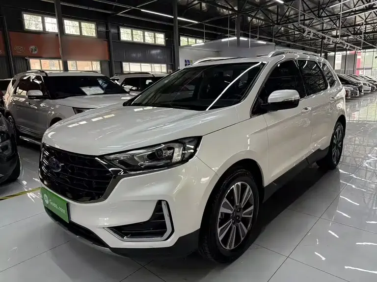 Ford Edge PLUS EcoBoost 245 2 WD Platinum Sharp 5-seat