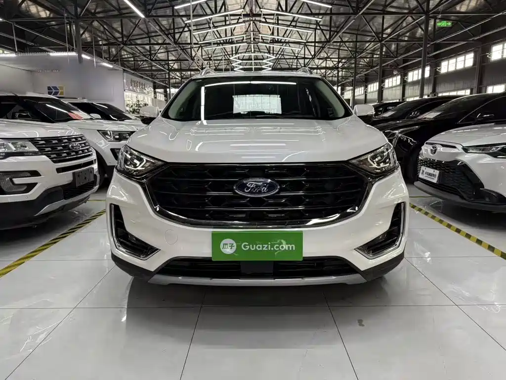 Edge PLUS EcoBoost 245 2 WD Platinum Sharp 5-seat