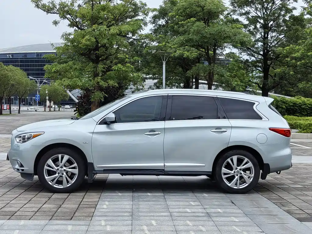 Infiniti JX JX35 2 WD Outstanding