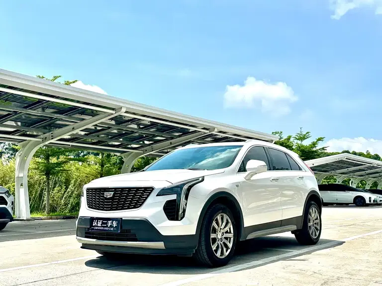Cadillac XT4 28 T 2 WD Leading