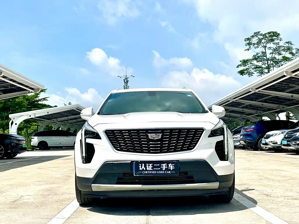 Cadillac XT4 28 T 2 WD Leading