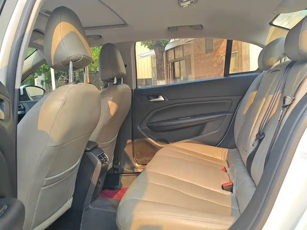 Peugeot 408 1.8 L Auto Luxury