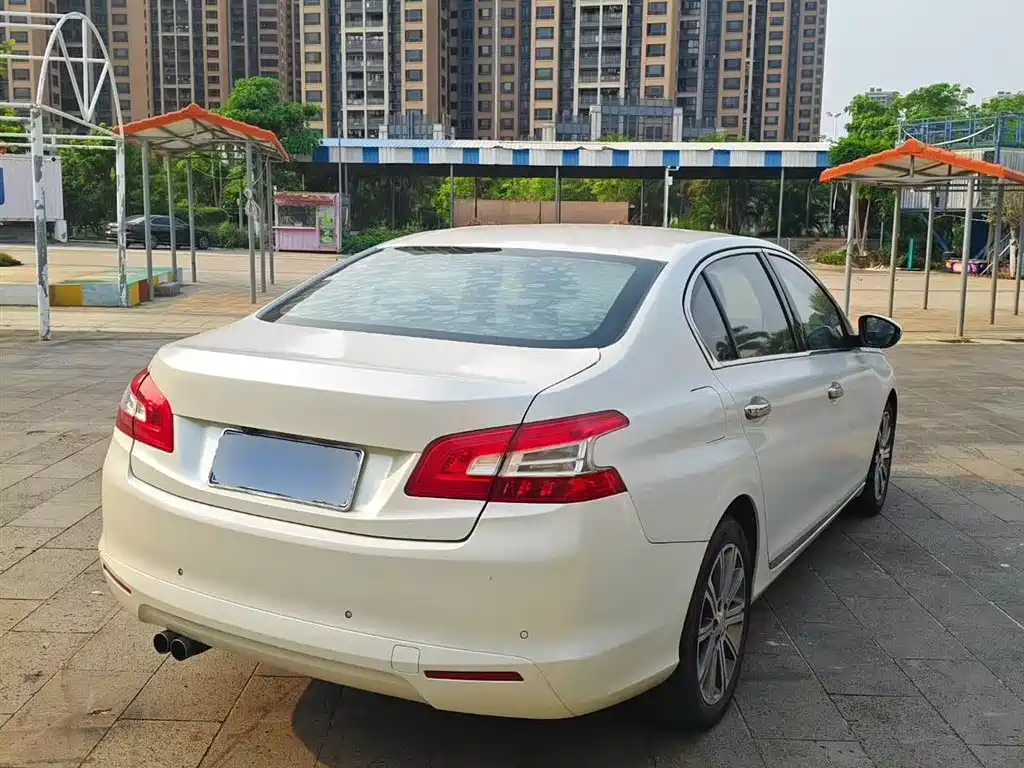 Peugeot 408 1.8 L Auto Luxury
