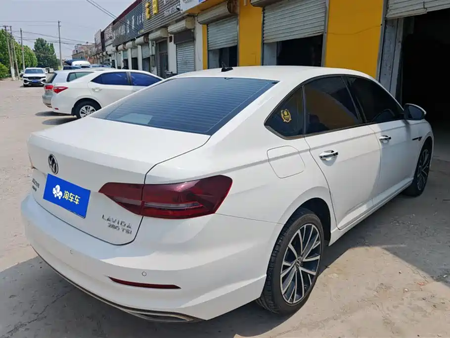 Lavida 280 TSI DSG Luxury