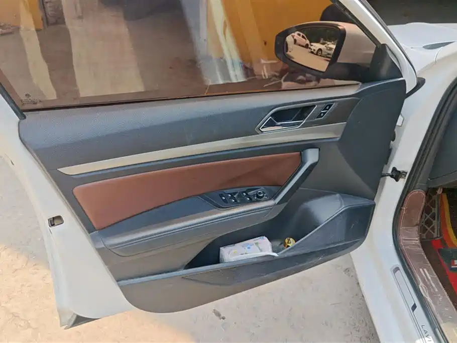 Lavida 280 TSI DSG Luxury