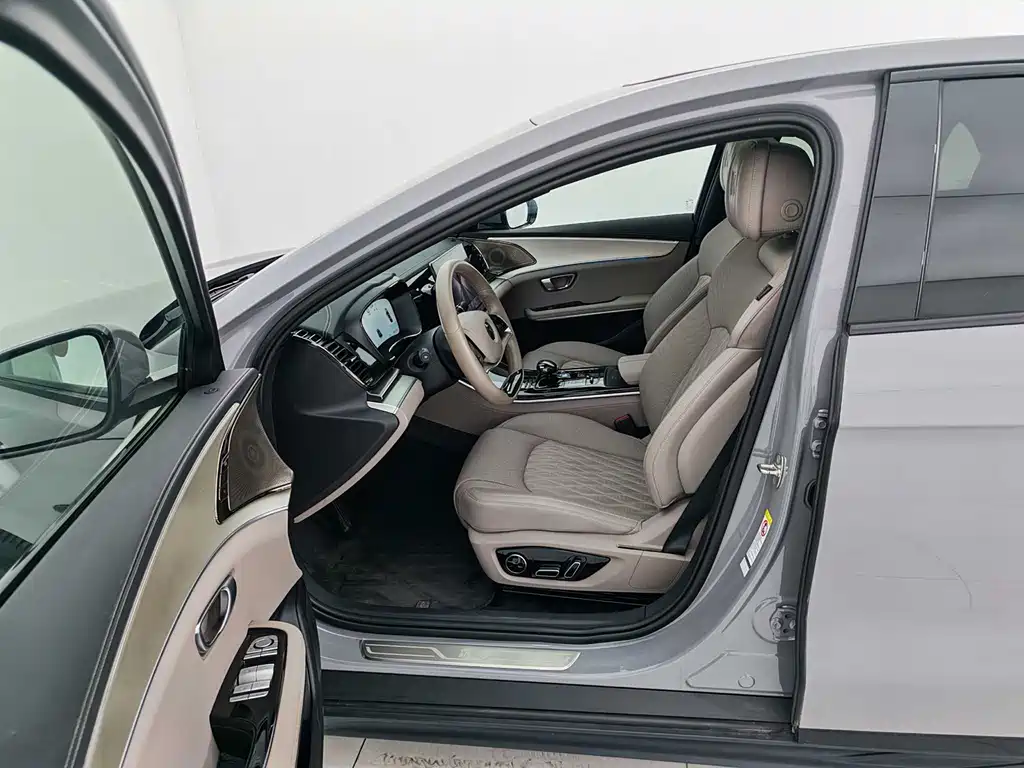 Han DM-i Smart Drive 125 KM Elite