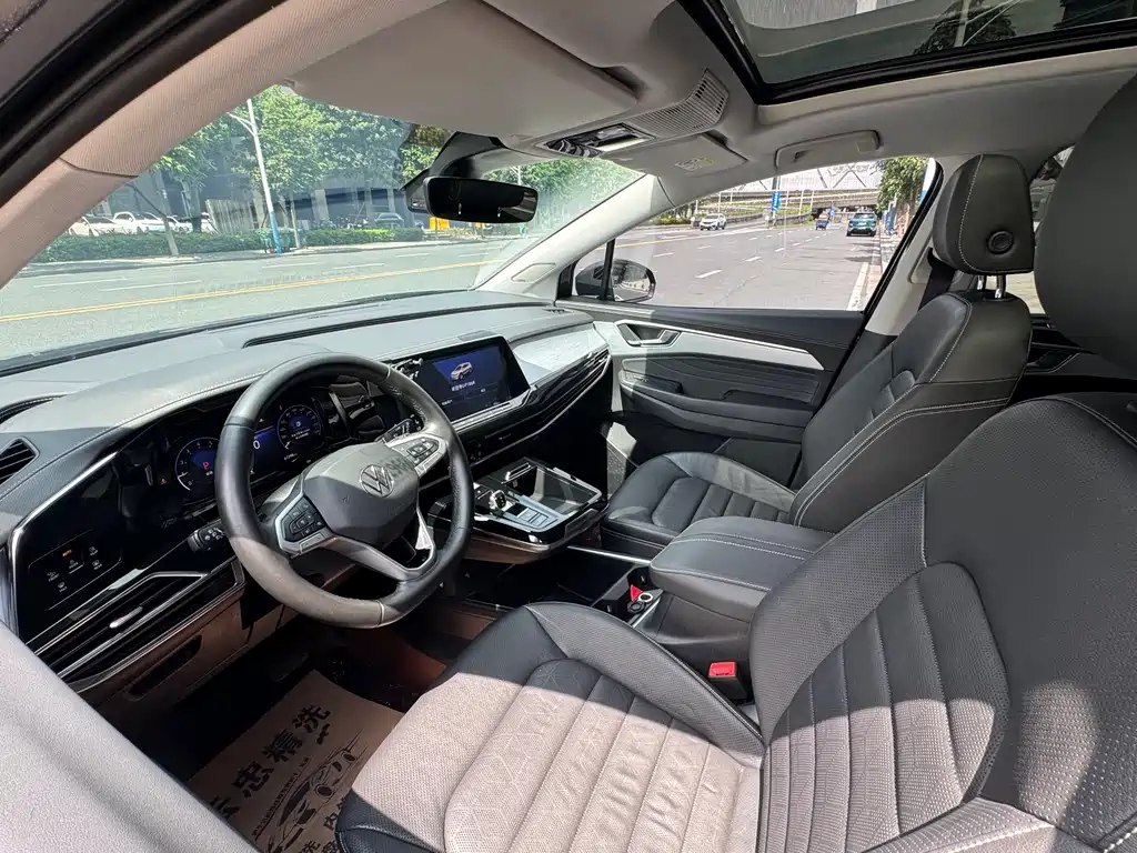 Talagon 380 TSI 4 WD Luxury Premium Realm Pro 6-seat
