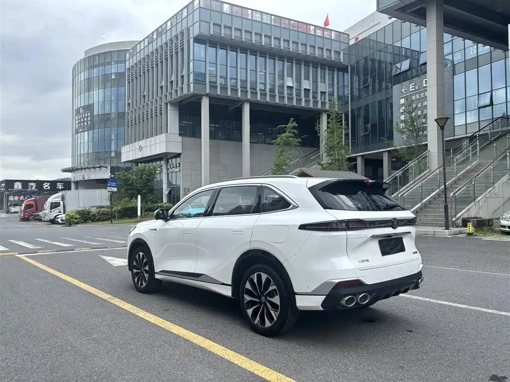Changan CS75 PLUS 4 th Gen UItra 2.0 T New Blue Whale Smart Smart Engine
