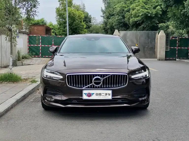 Volvo S90 T4 Smart Vision