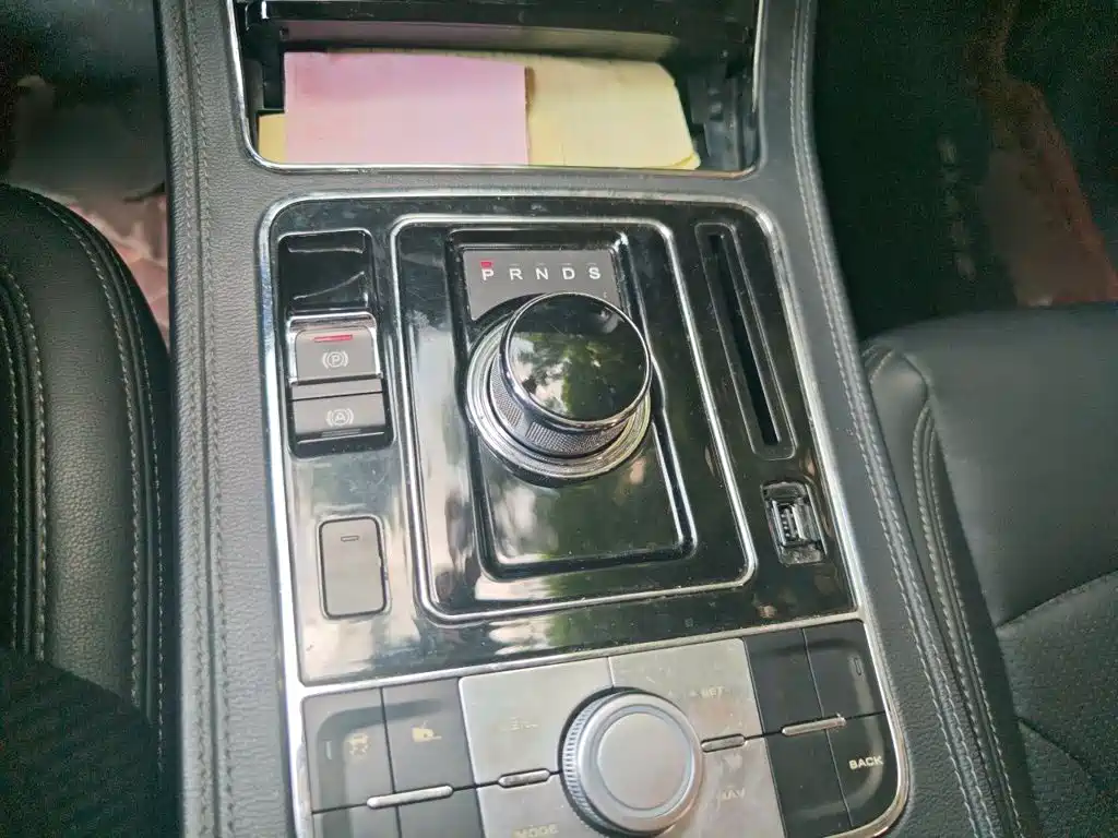 Zotye T600 众泰T600 2016款 运动版 2.0 T DCT尊贵型