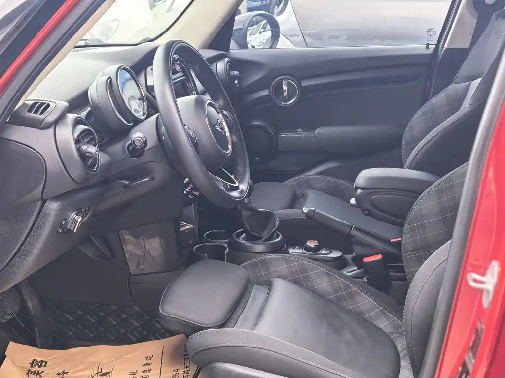 MINI 1.5 T COOPER 5-door