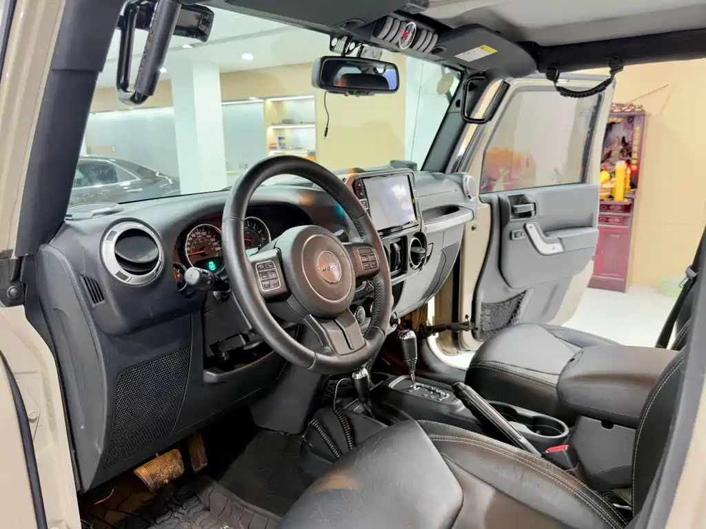 Wrangler 3.0 L Sahara 4-door Comfort Enjoyment