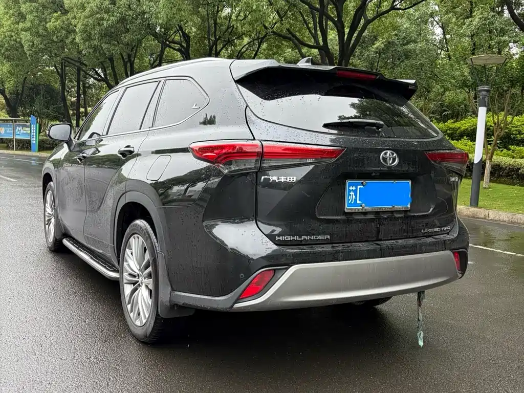 Highlander 380 T 4 WD Distinguished 7-seat