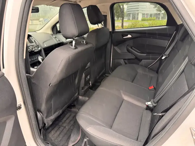 DS 6 1.6 T Luxury THP160