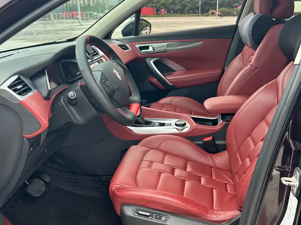 DS 6 1.6 T Luxury THP160