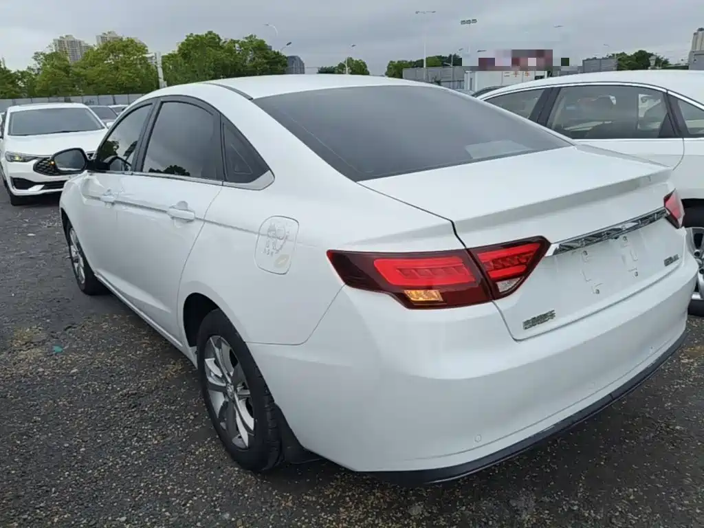 Emgrand GL UP 1.4 T CVT Leading Style