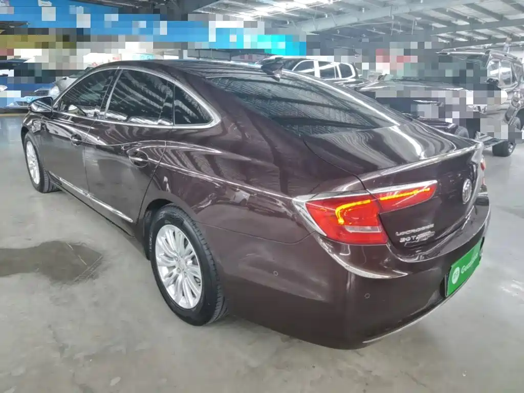 LaCrosse 20 T Luxury