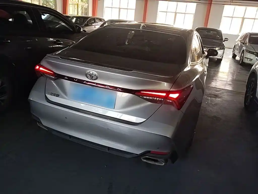 Avalon 2.5 L Luxury