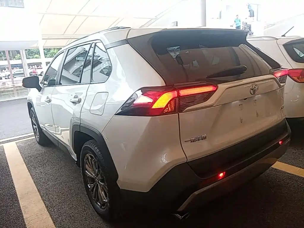 RAV4 2.0 L CVT 2 WD Style Plus