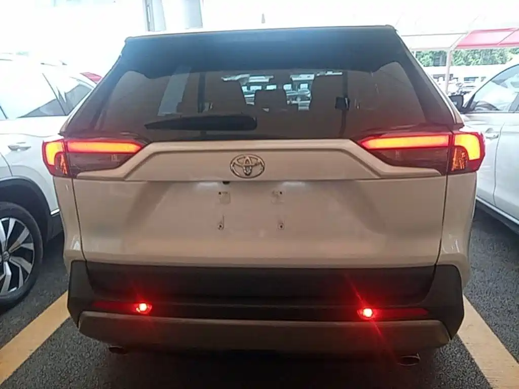RAV4 2.0 L CVT 2 WD Style Plus