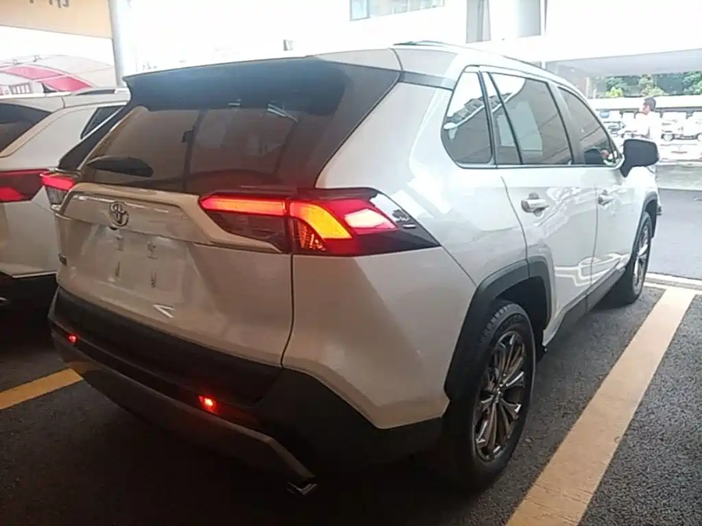 RAV4 2.0 L CVT 2 WD Style Plus