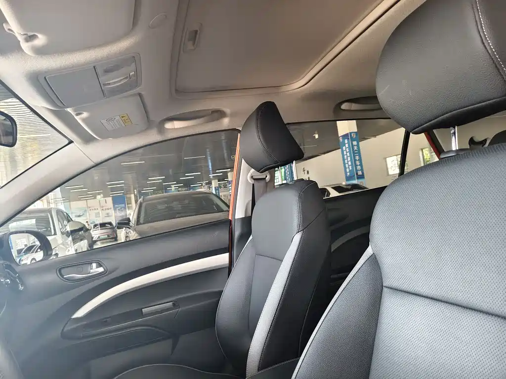 Stonic 1.4 L CVT Sunroof