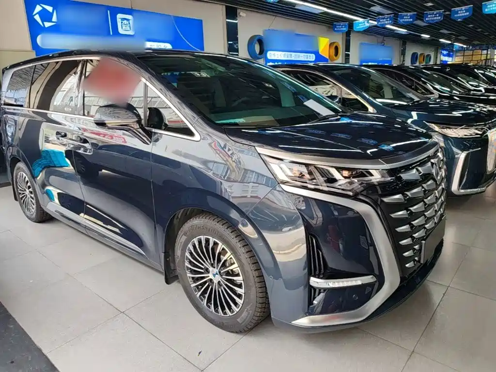 Denza D9 DM-i 970 4 WD Flagship