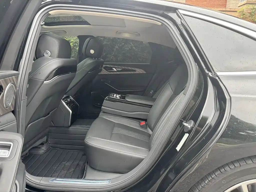 Hongqi H9 Facelift 2.0 T Connected Flagship