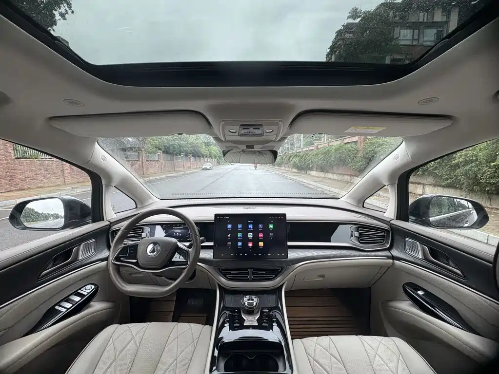 Denza D9 DM-i 945 Luxury